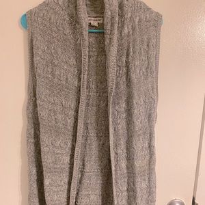 Gray cable knit sleeveless cardigan